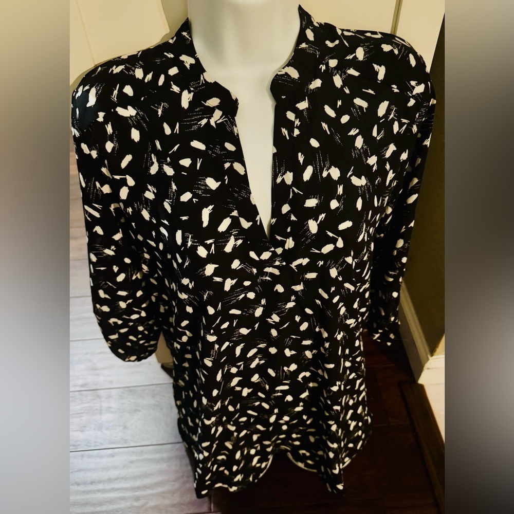 Lush Black/Ivory Sheer Button Down Blouse Sleeves go from 3/4 to Long SZ L NWOT